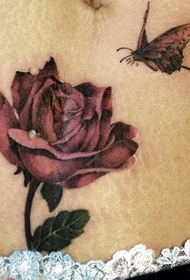 Modello di tatuaggio farfalla rosa rossa addominale sangue