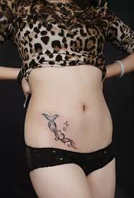 beleza barriga preto cinza borboleta tatuagem