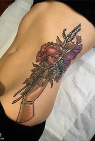 brušný realistický kvetinový vzor tetovania