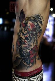 Imagem de tatuagem de tatuagem de lótus em spray auspicioso