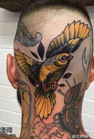 hode malt fugl tatoveringsmønster