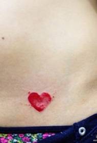 abdomen mic model de tatuaj roșu în formă de inimă