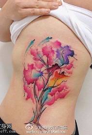 akvarel krásny strom tetovanie vzor