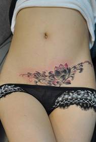 Schéinheet Bauch Lotus Versuchung Tattoo Figur