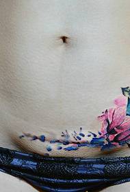 kovrante skuita modo floro abdomen tatuaje ŝablono
