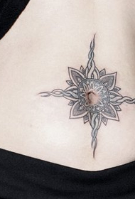 ομορφιά κοιλιά τάση εξαίσια τσίμπημα τοτέμ μοτίβο τατουάζ