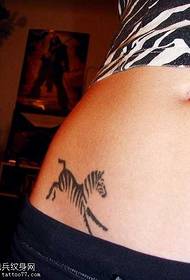 Reticolo del tatuaggio del cavallo della pancia
