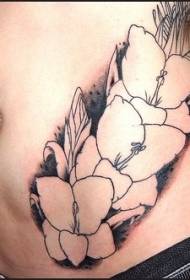 talie model de tatuaj flori alb-negru
