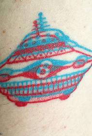 iphethini ebomvu yesisu ne-blue flying saucer tattoo