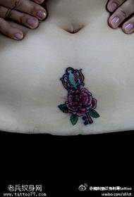 trbušasti božur cvijet prekrasan uzorak tetovaže