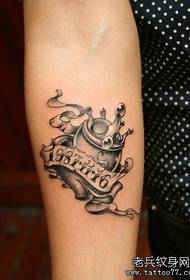 Tattoo show bar het 'n arm liefdesbrief tattoo patroon aanbeveel