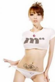 tatuaggio di pancia bellezza sexy