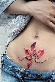 grožis ant pilvo ant raudonos spaudos viliojančios gundymo tatuiruotės