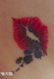 Намунаи Kiss Tattoo Tattoo