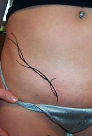 Wzór tatuażu linii plemiennej brzucha