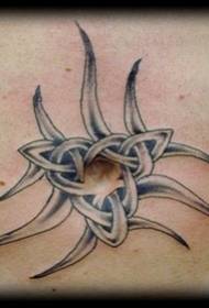 Abdomen itim at kulay abong pattern ng tattoo ng tattoo