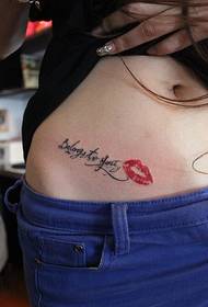 abdominal personlighet tatovering med rød leppe