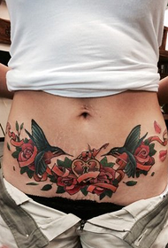 břicho zamotané růže zámek tetování vzor