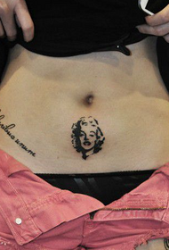 seksowny tatuaż brzucha na głowie Monroe