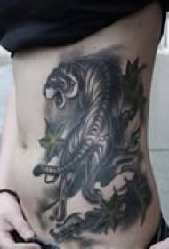 tatuatge abdominal clàssic dominador