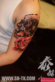 modello maschile tatuaggio classico braccio floreale 28136 - un modello tatuaggio braccio braccio gatto nero