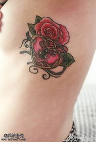 lukittu sydän ruusu tatuointi malli