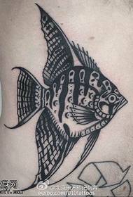 patrón de tatuaxe de peixe da barriga