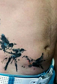 tuszowy tatuaż ptaka