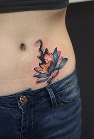 kvinne mage farge lotus tatovering bilde