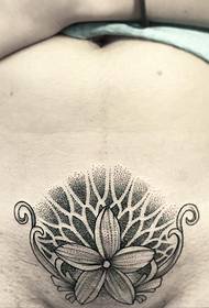 brzuch Europejski i amerykański wzór tatuażu z kwiatem