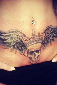 Tatuaggio di ali di bellezza classica pancia