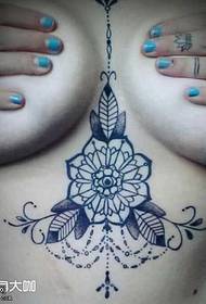 abdomen puntu di tatuaggi di fiori di tatuaggi