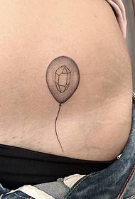 zam'mimba balloon zipsera ndi mawonekedwe a geometric tattoo