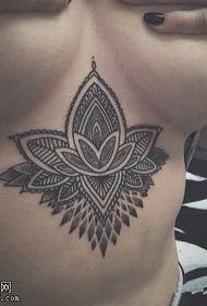 addome Modello di tatuaggio totem di fiori