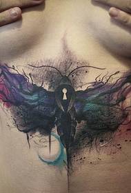 žena brucho krásne akvarel tetovanie moth obrázok