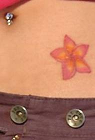 vēdera krāsa mazs svaigu ziedu tetovējums