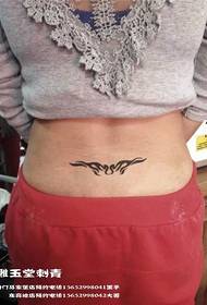 tatuaggio del petto del tatuaggio di bellezza tatuaggio del petto tatuaggio del collo del piede