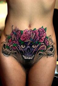 tatuaggio classico addome in vita