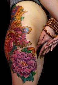Splendido modello di tatuaggio di colore peonia fenice color anca di bellezza del tatuaggio dell'anca