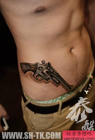 dječak trbuh popularan klasični uzorak tetovaža pištolja