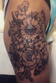 hip tatuaż dziewczyna biodra czarny kwiatowy tatuaż zdjęcia