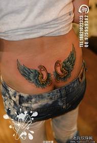 natiche di bellezza bella tendenza ali tatuaggio modello