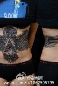 ti fi nan vant modèn bèl bèl pòp chwèt tatoo