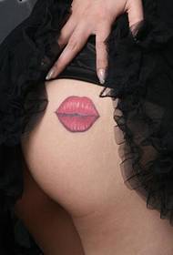 sexy belleza caderas personalidad labio tatuaje patrón