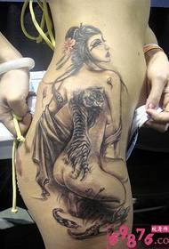 tatuaggio sexy dell'anca di personalità classica 31455 - tatuaggio del cranio di personalità dell'anca
