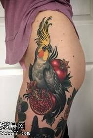 hip ζωγραφισμένο μοτίβο τατουάζ πουλιών