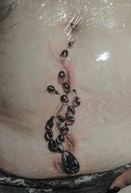 meisje buik een diamant ketting tattoo patroan