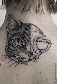Modello di tatuaggio leccare gatto collo