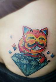 bellissimo modello di tatuaggio con tigre di diamante sull'anca