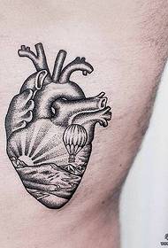 Didelio taško širdies sceninis karšto oro balionų tatuiruotės modelis